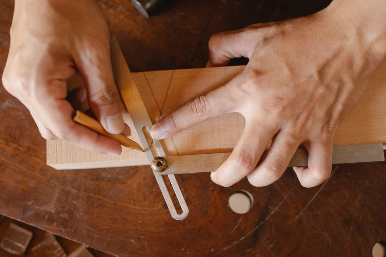 Un Savoir-Faire Artisanal en Menuiserie